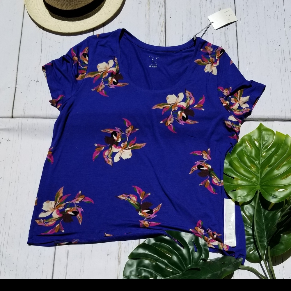 A New Day Tropical Print Tee